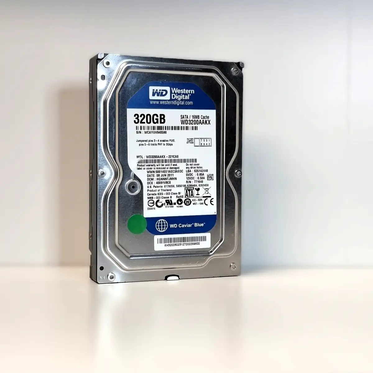 Western Digital Caviar Blue 320GB 3.5" SATA3 HDD (WD3200AAKX) 1 Western Digital Caviar Blue 320GB 3.5" SATA3 HDD (WD3200AAKX) Használt, bontott HDD asztali gépbe